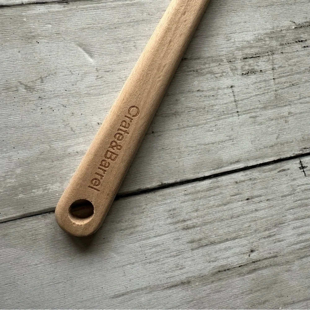 PREOWNED CRATE & BARREL WHITE RED HOLIDAY JOY SPATULA